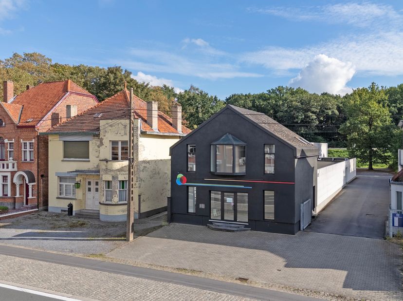 Bedrijfsvastgoed te koop in Kapellestraat 95,
                    9800 Deinze