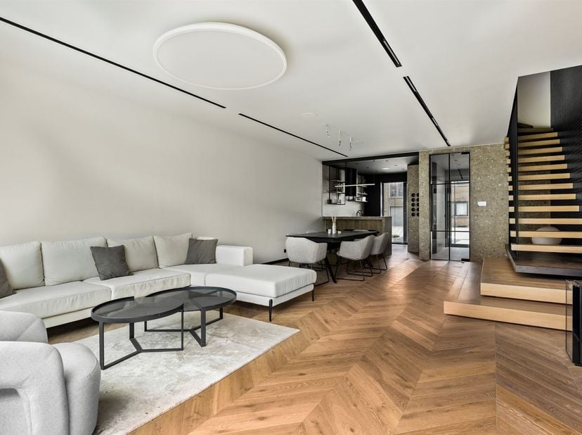 Op zoek naar comfort, stijl en een toplocatie? Deze recent gebouwde woning in het gezellige Rumst combineert moderne luxe met een warme thuisgevoel. I