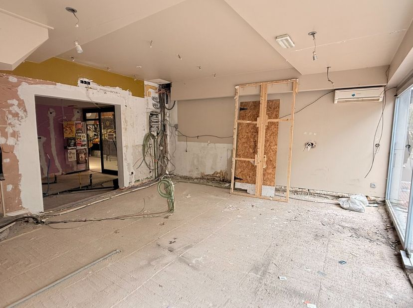 Altijd al gedroomd van een eigen zaak? Dit is je kans. In het volledig vernieuwde centrum van Genk, op enkele meters van het Sint-Martinusplein en op