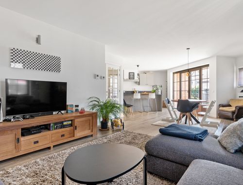                                         Appartement à louer à 's Gravenwezel, € 1.245

