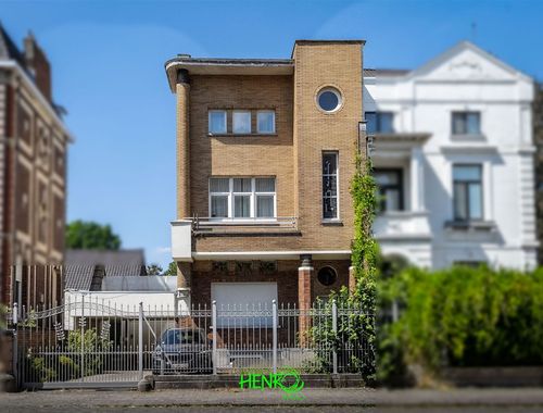                                         Woning te koop in Tournai, € 595.000
