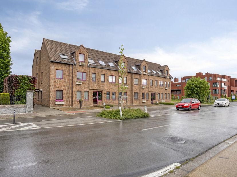 Dit instapklare appartement met twee slaapkamers is gelegen in een rustige straat, op een steenworp van het centrum van Bree en in de directe nabijhei