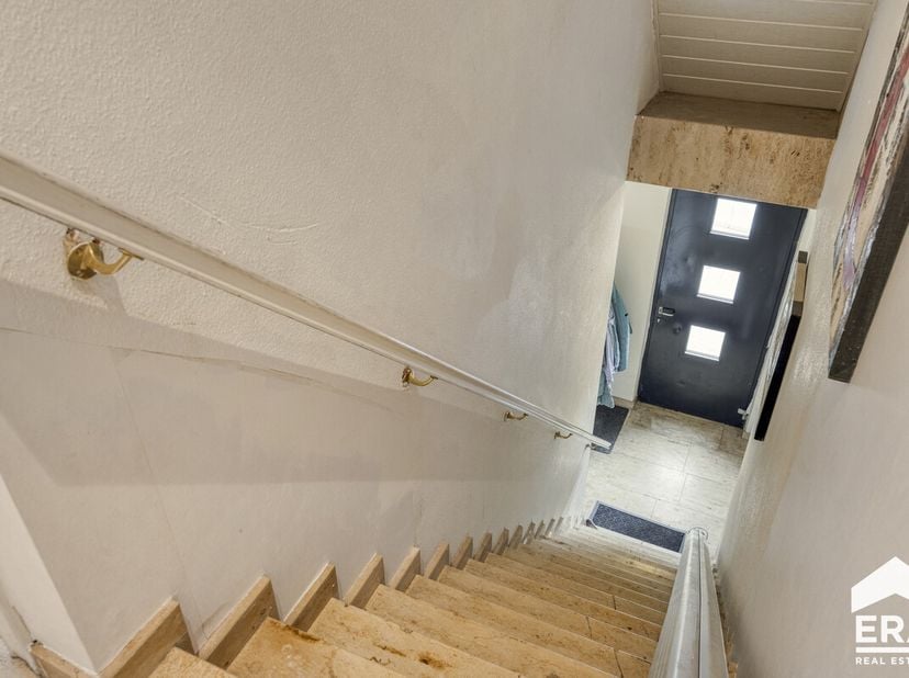 Energiezuinig duplexappartement te koop in hartje Lommel! Lommel-Centrum: Ruim (168m²) en energiezuinig duplexappartement met 2 slaapkamers en ondergr