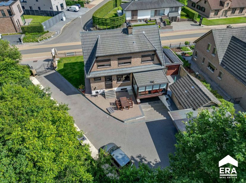 [[ DIT PAND NEEMT DEEL AAN DE ERA OPEN HUIZEN DAG OP 13/6 VAN 11:00 TOT 12:00 ]]<br />
Dit pand neemt deel aan de ERA Open Huizen Dag. Te bezichtigen