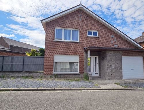                                         Eengezinswoning te koop in Frameries, € 210.000
