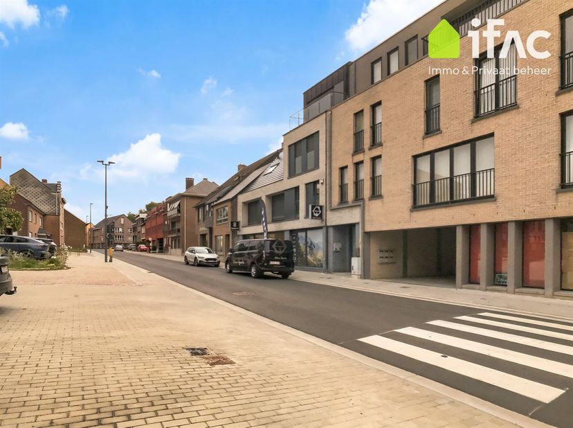 Bel appartement neuf récent et économe en énergie avec 1 chambre à louer au centre d’Eizer.<br />
<br />
L’appartement est situé dans un petit immeu