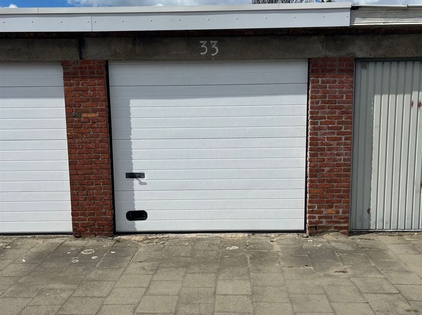Garage te koop in Van Amstelstraat 4,
                    2660 Hoboken
