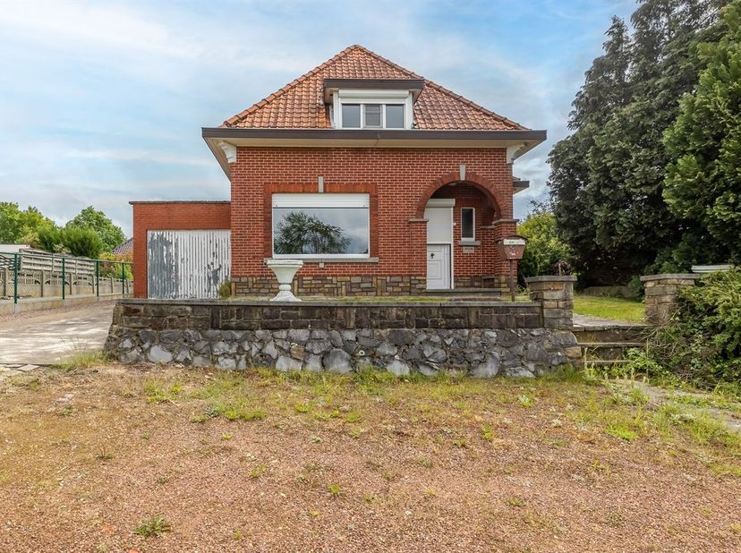 Cette maison à rénover à Schoonderbuken est située dans une rue calme et peu fréquentée, dans un environnement rural. Ici, vous vivez entouré de verdu