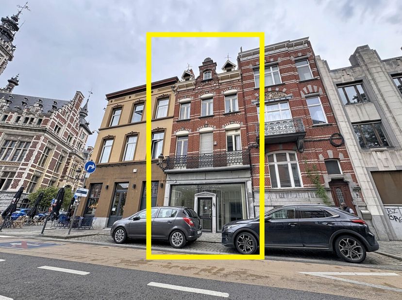 Colignonplein, op een steenworp van het prachtige gemeentehuis van Schaarbeek en in de onmiddellijke nabijheid van alle voorzieningen en winkels, zeer