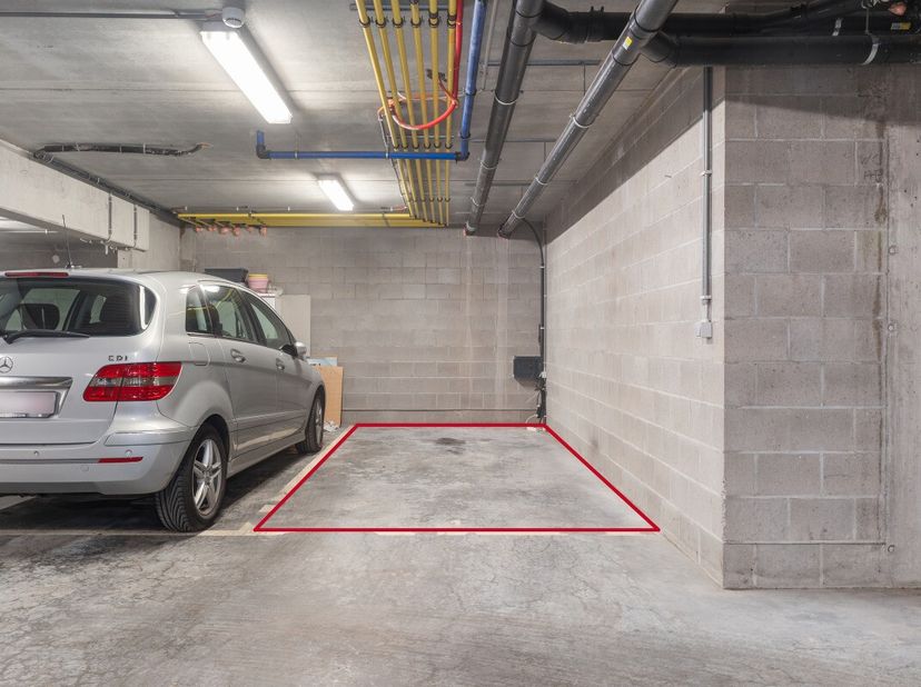 Garage te koop in Heerweg-Zuid 114, A bus 4,
                    9052 Zwijnaarde
