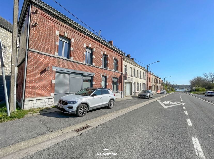 Lot de deux appartements situé au sein d'une petite copropriété comprenant un appartement deux chambres de 66 m2 et un studio de 50 m2. Immeuble idéal