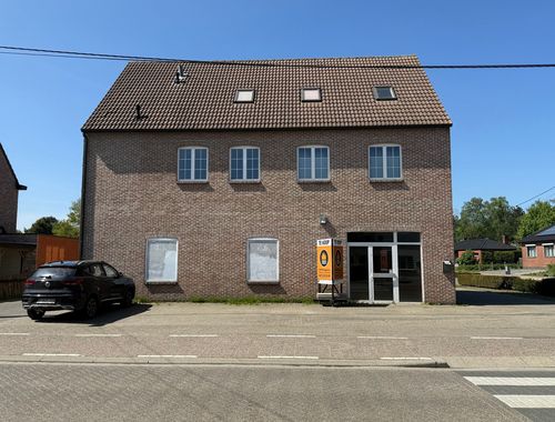                                         Usage mixte à vendre à Olen, € 495.000

