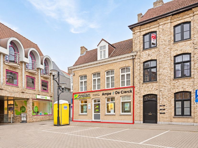 Bedrijfsvastgoed te koop in Houtmarkt 4,
                    8630 Veurne