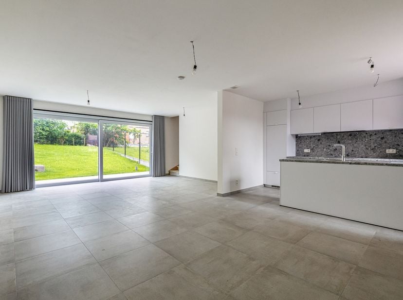 !!&amp;nbsp;Verkoop onder registratierechten&amp;nbsp;(dus&amp;nbsp;geen BTW!!); bij aankoop enige en eigen woning = 2% registratierechten&amp;nbsp;!!<br />
<br />
In