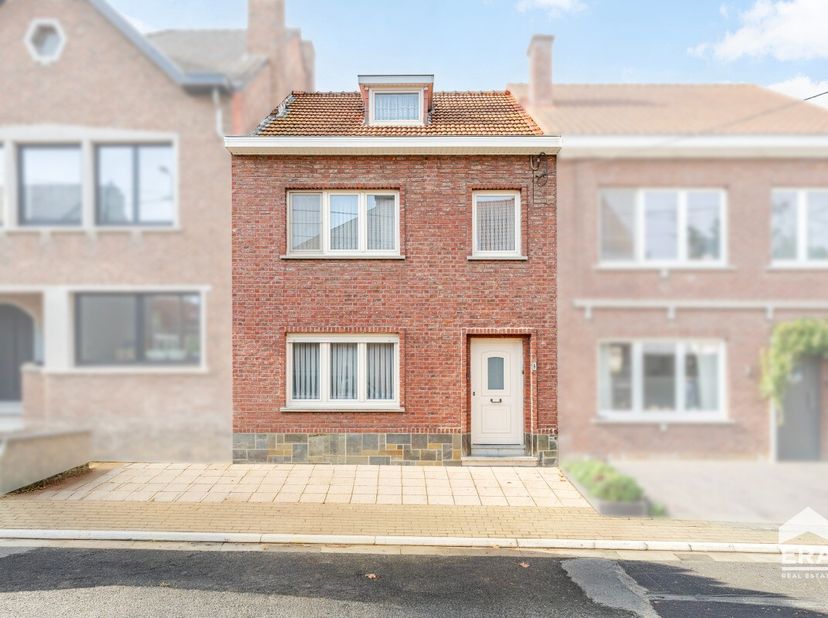 Huis te koop in Oud-Strijdersstraat 8,
                    3320 Hoegaarden
