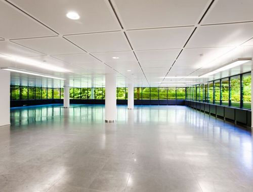                                         Bâtiment d’entreprise à louer à Woluwe-Saint-Pierre, € 47.205,83

