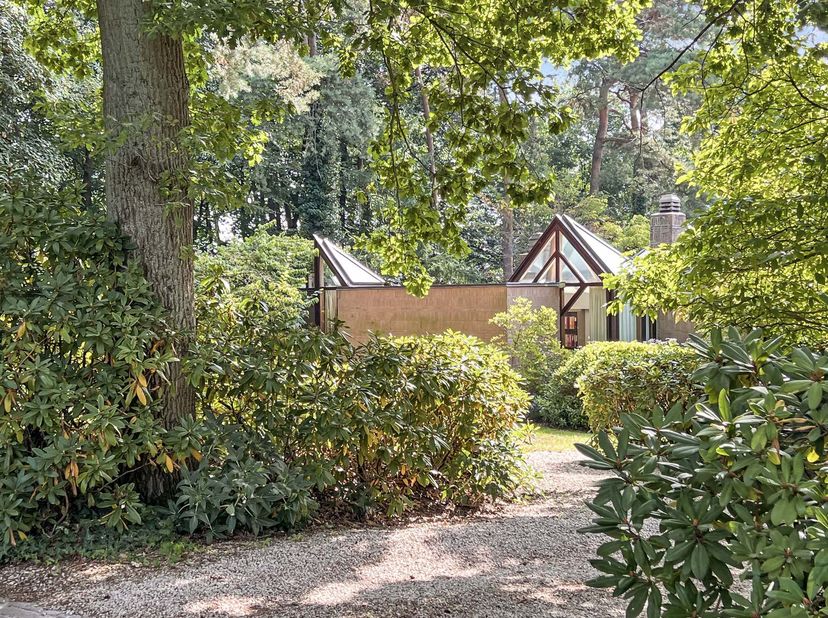 In het weelderige en prestigieuze kader van het Domaine du Bercuit, waar eigendommen in perfecte harmonie samensmelten met de golfbaan en de natuur, o