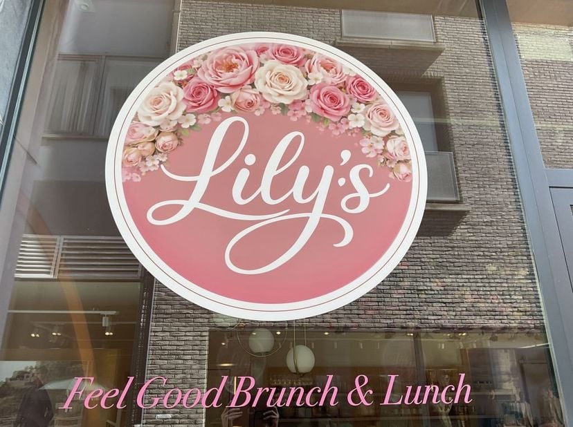 In de sfeervolle Lombardenvest, vlak bij de Groenplaats en de Kammenstraat wordt de overname van het handelsfonds van Lily's aangeboden. Deze trendy e