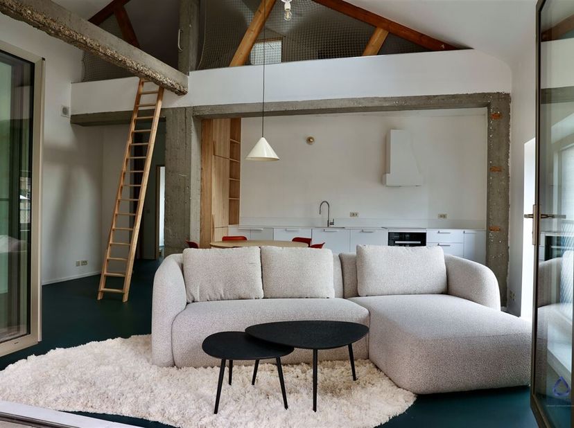 Wonen op z'n best  stil, stijlvol en instapklaar.<br />
Architectural penthouse; semi-gemeubeld te huur<br />
Ontdek dit unieke nieuwbouwappartement,