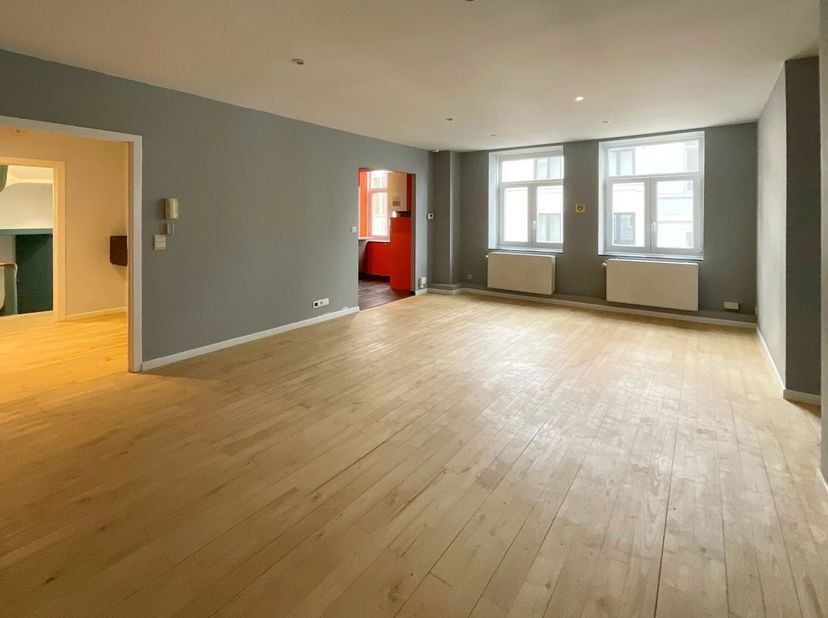 Appartement te huur in RUE DE NAMUR 89,
                    1050 Elsene