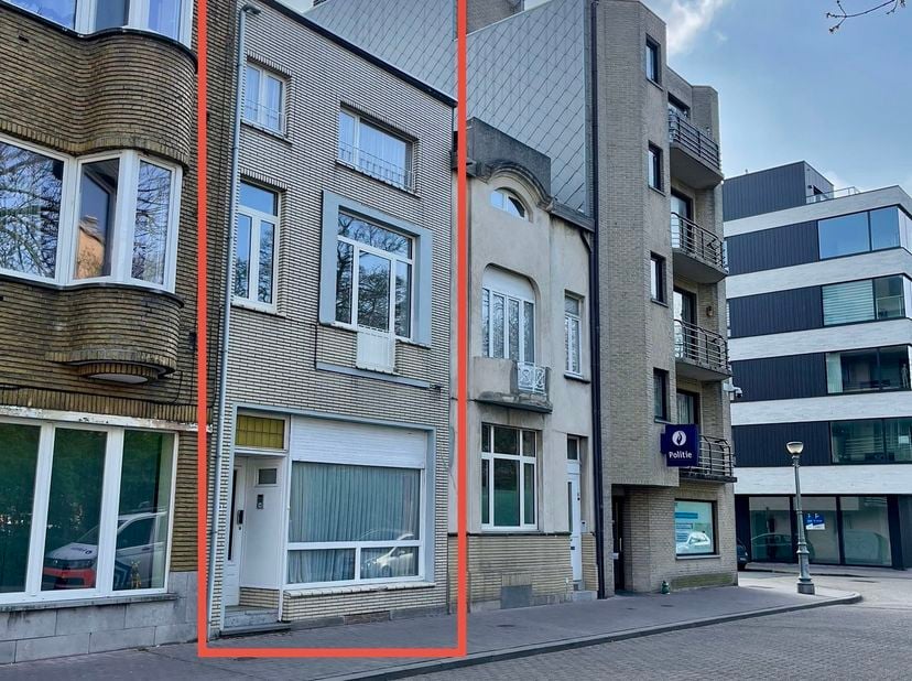 4 slaapkamers/ Ideaal voor mensen met een huisdier/Gelegen aan een Oostends stadspark/snelle busverbinding met station Oostende/Altijd parking(gratis)