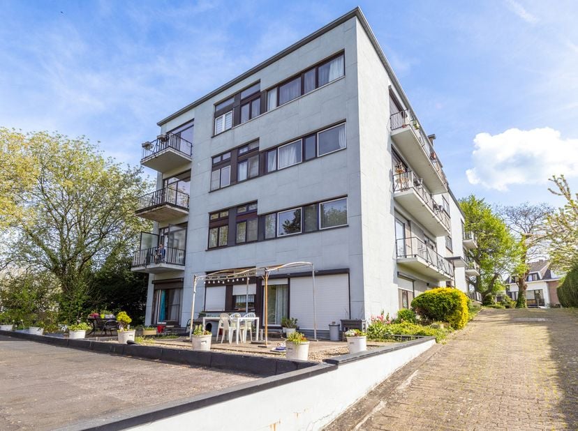 Zaventem: mooi en goed onderhouden appartement met 2 slaapkamers op de 2de verdieping van een kleine residentie, zeer rustig gelegen in een residentië