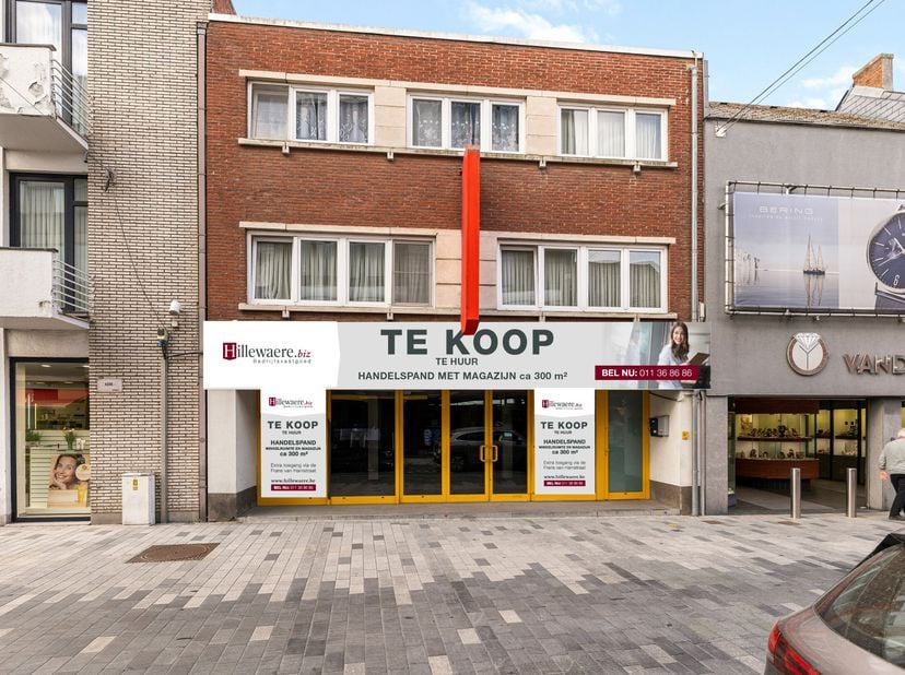 Deze commerciële winkelruimte is gelegen in het centrum van Lommel. Deze winkelruimte is een uitstekende investeringsmogelijkheid voor ondernemers die