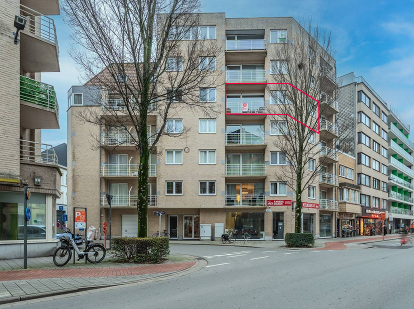 Appartement confortable à vendre avec 2 chambres situé le long de la Weeshuisstraat à Ostende. Cet appartement est situé dans une résidence bien entre