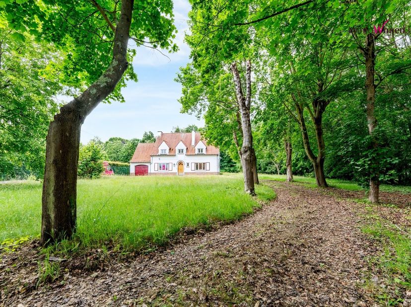 Prenez rendez-vous en ligne directement sur le site de la propriété à l'adresse www.immoWonen.be <br />
Regardez la vidéo. <br />
Tinne, de l'agence