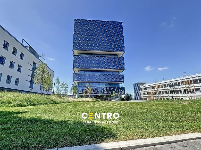 Westwing Tower werd ontworpen door het toonaangevende architectenbureau B2Ai en is BREAAM-excellent gecertificeerd !<br />
<br />
INDELING:<br />
Geli