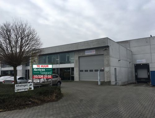                                         Entrepôt avec bureau à louer à Wilrijk, € 17.900
