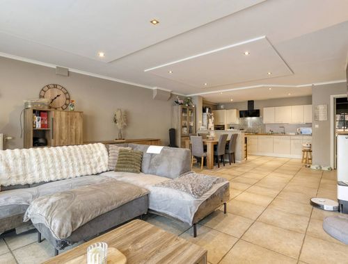                                         Gelijkvloers app. te koop in Sint-Kruis, € 260.000
