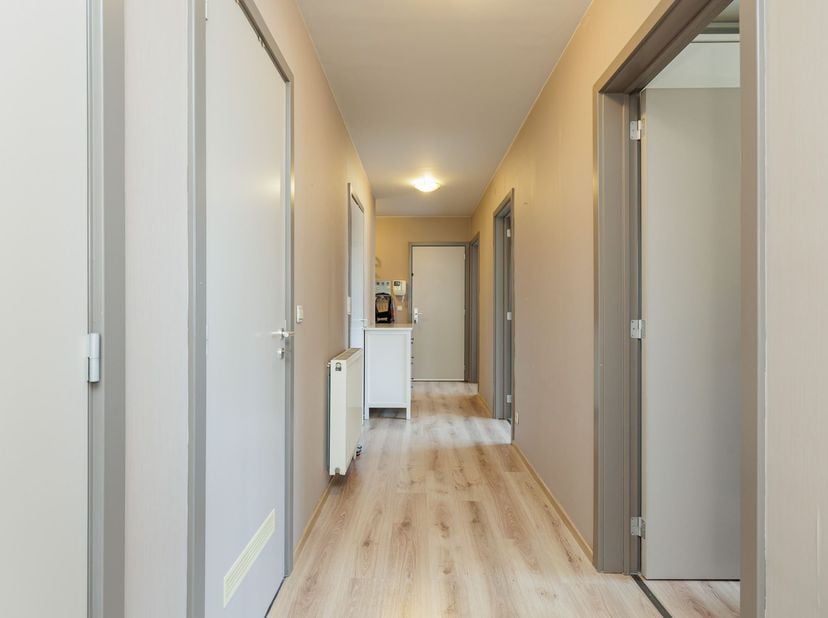 Bienvenue dans ce bel appartement de 110 m² qui offre bien plus que de simples espaces.<br />
<br />
Avec trois chambres pour adultes, une salle de
