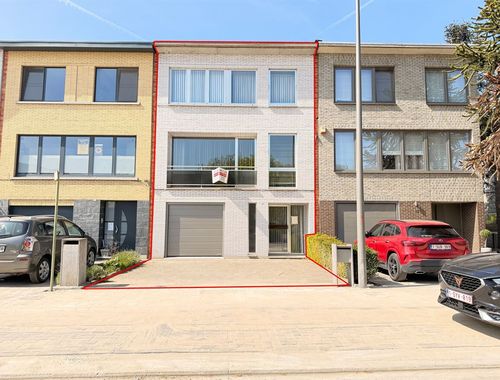                                         Maison unifamiliale à louer à Zwijndrecht, € 1.350
