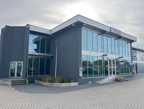                                         Espace de bureaux à louer à Hasselt, € 5.400
