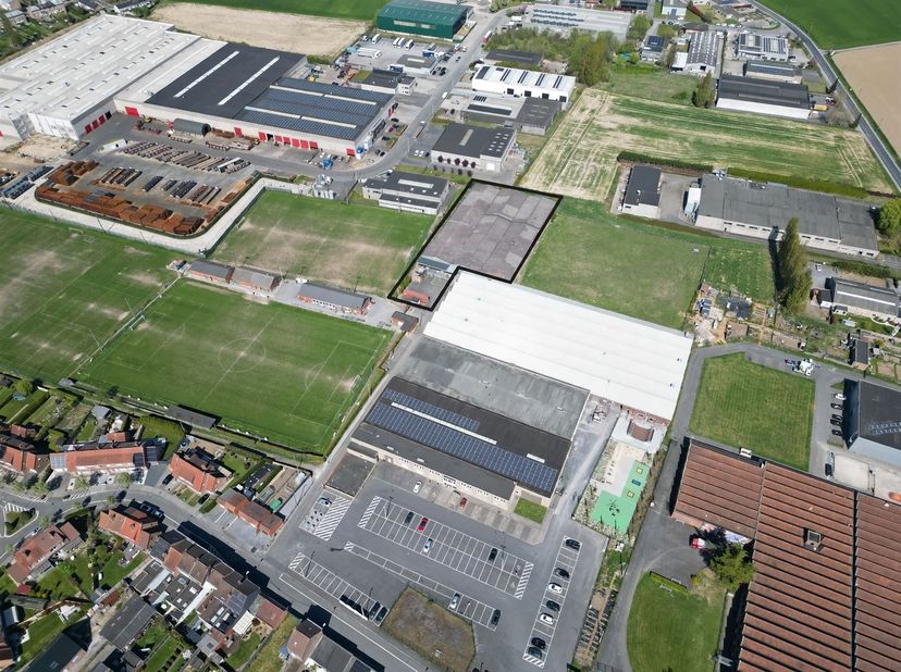 Bedrijfsvastgoed te koop in Rue de Lassus 46-48,
                    7712 Herzeeuw