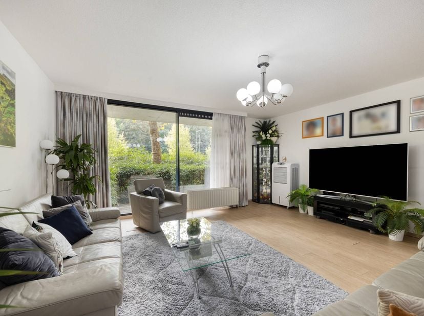 Appartement te koop in Avenue des Pagodes 11 bus 0 rez,
                    1020 Laken