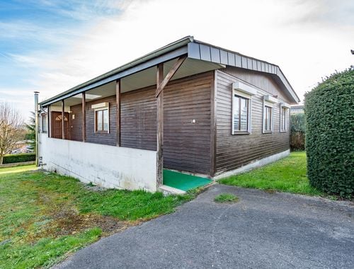                                         Chalet à vendre à Hastière-Lavaux, € 125.000
