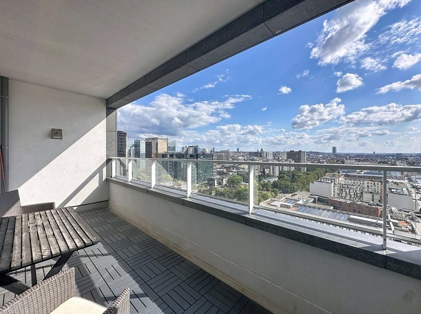 Brussel: Gemeubeld appartement met 2 slaapkamers in Upsite.<br />
Dit gemeubelde appartement is gelegen op de 18de verdieping en bevindt zich in de na
