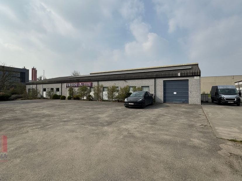 Bedrijfsvastgoed te koop in D'helst 4,
                    9280 Lebbeke