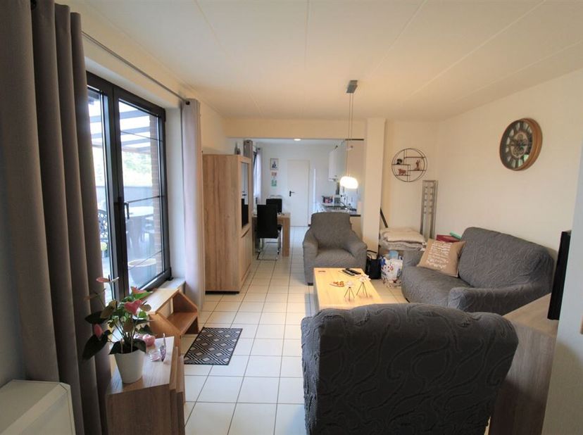 Te huur, appartement met 1 slaapkamers met balkon in het centrum van Maasmechelen<br />
Bij het binnenkomen van het appartement komen we terecht in de