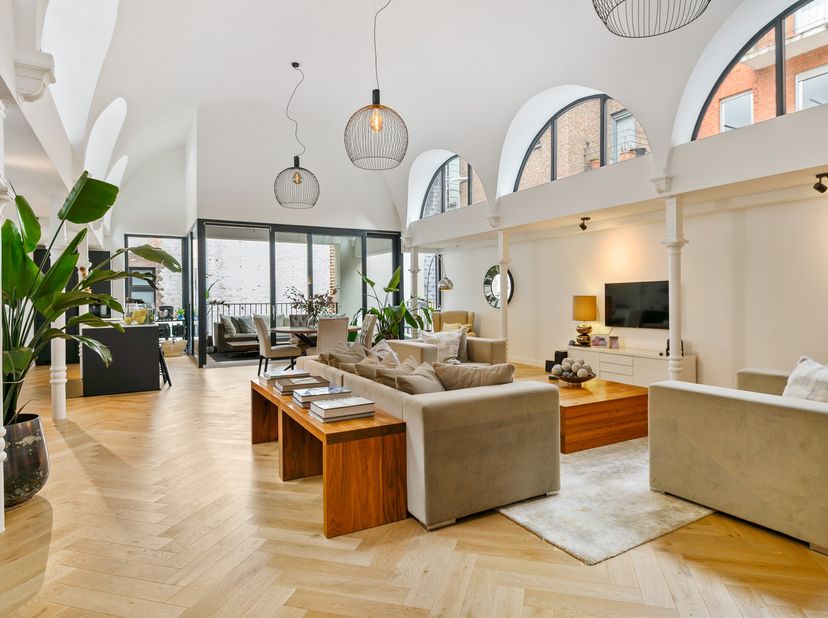 Licht, ruimte en karakter<br />
<br />
Ben je op zoek naar een energiezuinig appartement te koop in Antwerpen? Dit recent vernieuwde appartement uit 2