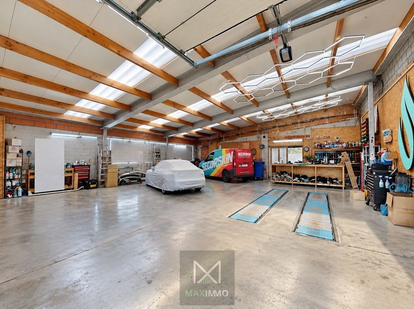 Bedrijfsvastgoed te koop in Kalvariestraat 135B,
                    8500 Kortrijk