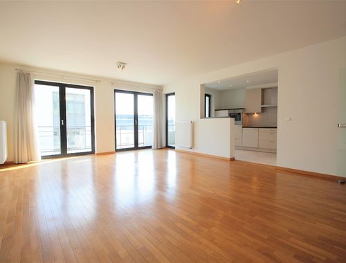                                         Appartement à louer à Woluwe-Saint-Lambert, € 1.900
