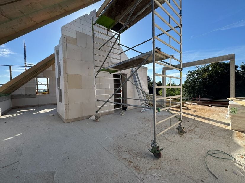 Exclusief penthouse<br />
Op de 3de verdieping van Residentie ‘De Voorburg’ bevindt zich dit uitzonderlijke penthouse waar ruimte, licht en comfort sa