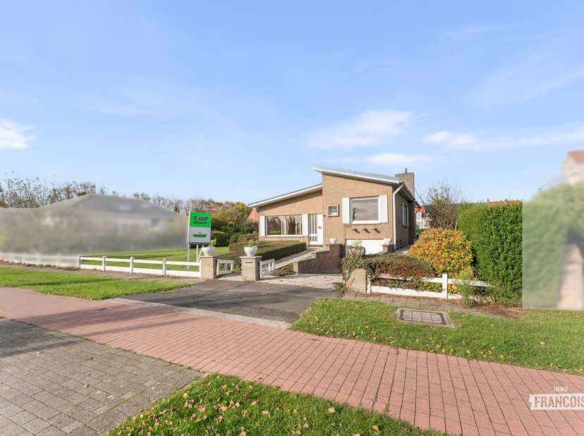 Huis te koop in Zeebruggelaan 42,
                    8370 Uitkerke