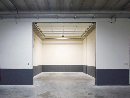                                         Bâtiment d’entreprise à louer à Hasselt, € 350
