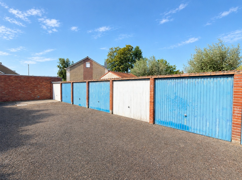 Garage te koop in Camiel van Den Busschestraat 9,
                    8310 Assebroek