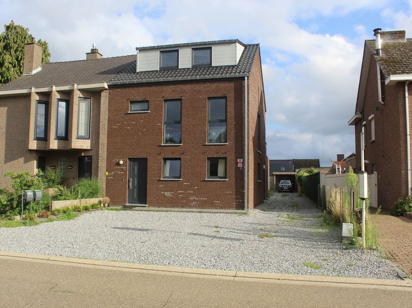 Appartement à louer
                    à 2490 Balen