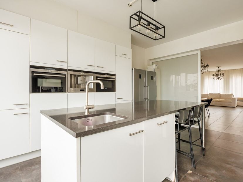 Huis te koop in Jules Moretuslei 325,
                    2610 Wilrijk